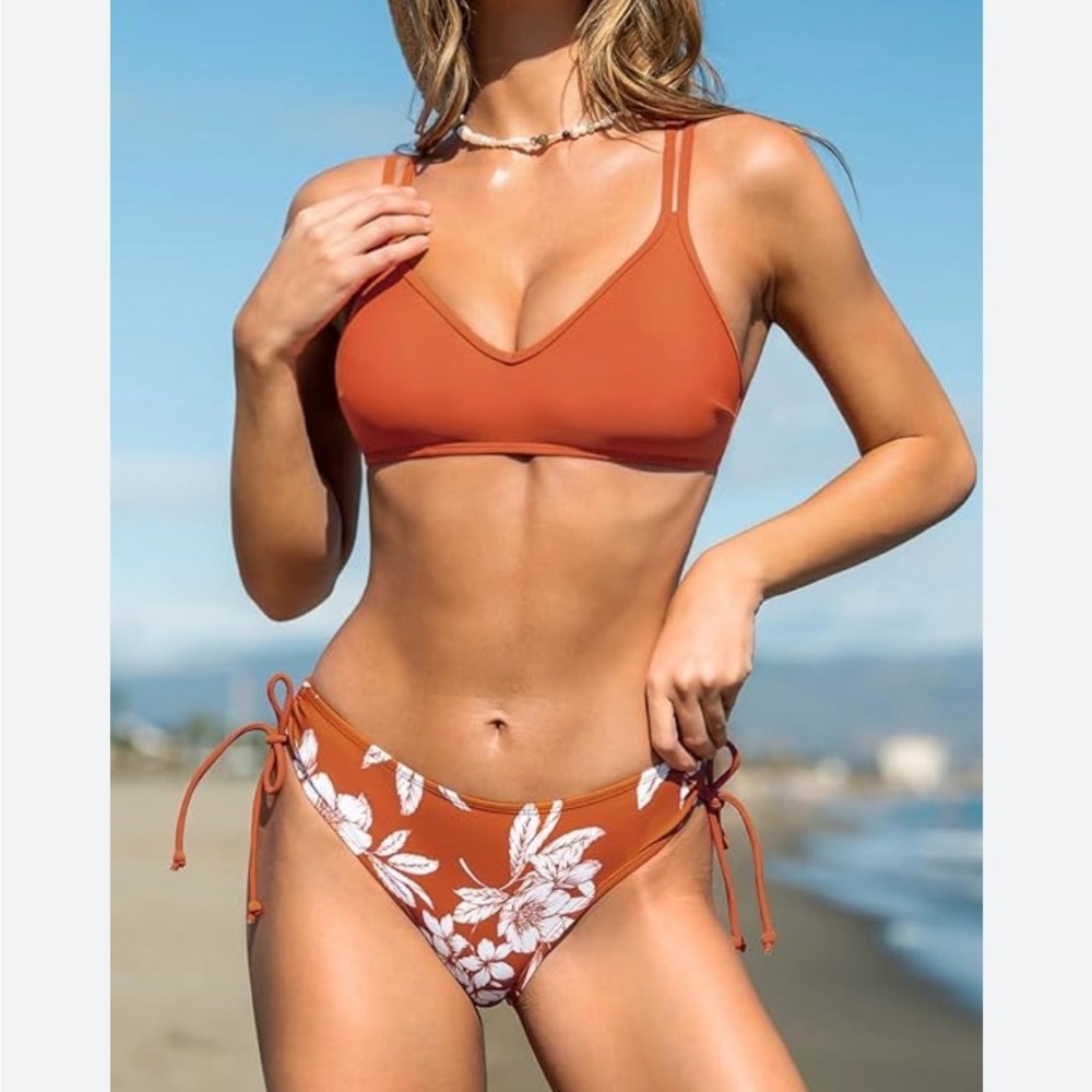 NWT Cupshe 2 Piece Womens Bralette and Hipster Style Bikini Swimsuit/ Small